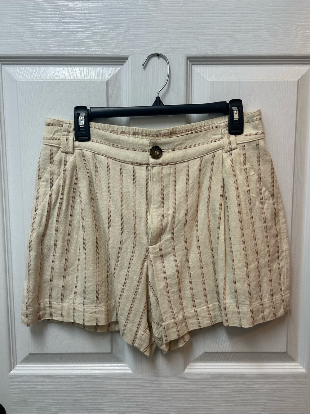 Cabi Voyager High-Rise Cream/tan  Stripe Women’s Shorts